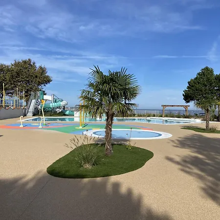 Semesterbostad Mobil-home 3 Proche A Fouras, Ideal 6 Pers., Equipement Complet, Calme Assure. - Fr-1-709-68 *