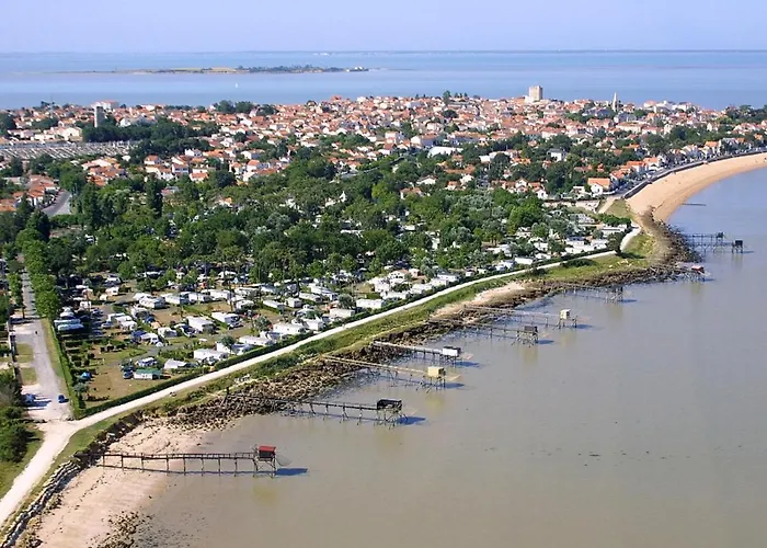 Semesterbostad Mobil-home 3 Proche A Fouras, Ideal 6 Pers., Equipement Complet, Calme Assure. - Fr-1-709-68