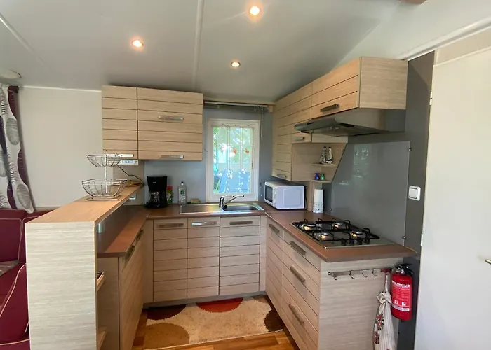 Semesterbostad Mobil-home 3 Proche A Fouras, Ideal 6 Pers., Equipement Complet, Calme Assure. - Fr-1-709-68 *