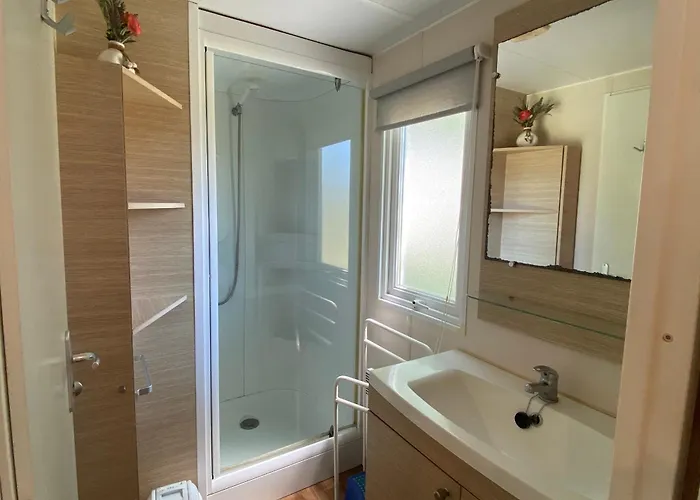 Mobil-home 3 Proche A Fouras, Ideal 6 Pers., Equipement Complet, Calme Assure. - Fr-1-709-68